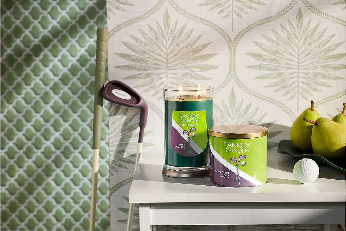 On the Green - Pear & Water Lily - US 93010