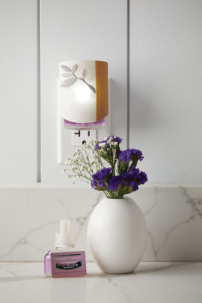 Dogwood ScentPlug® Diffuser with Light - US 37014