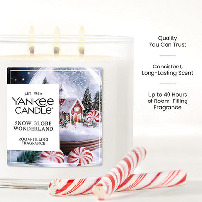 Snow Globe Wonderland 3-Wick Candle - US 10231
