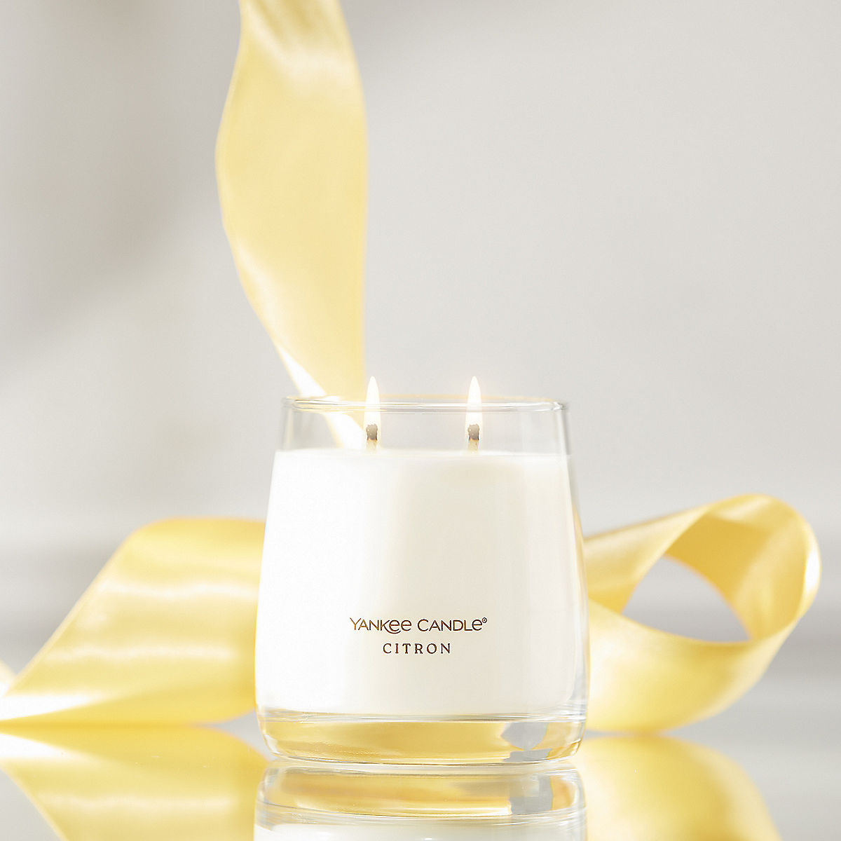 Citron Premium Two-Wick 12oz Candle - US 44323
