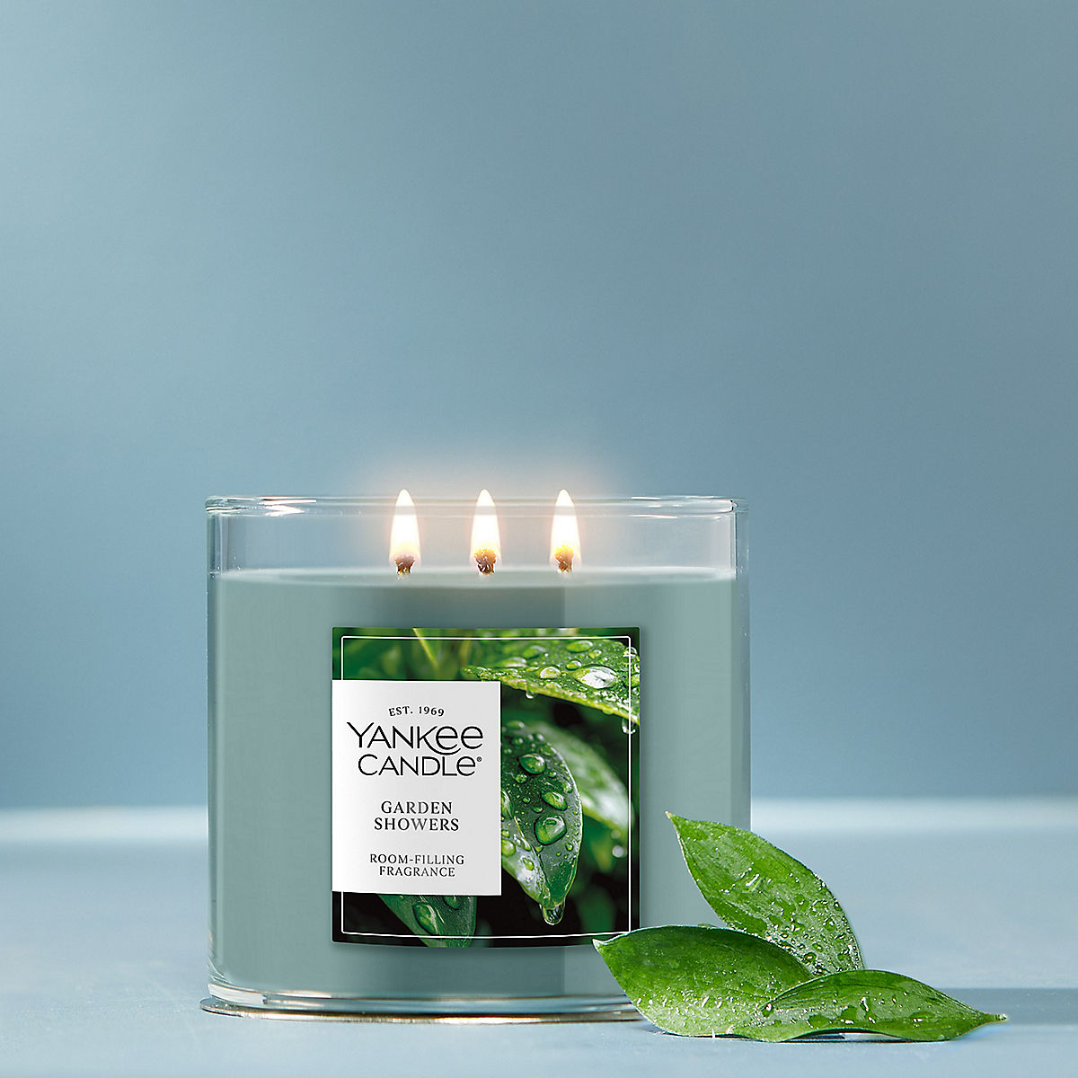 Garden Showers 3-Wick Candle - US 03656
