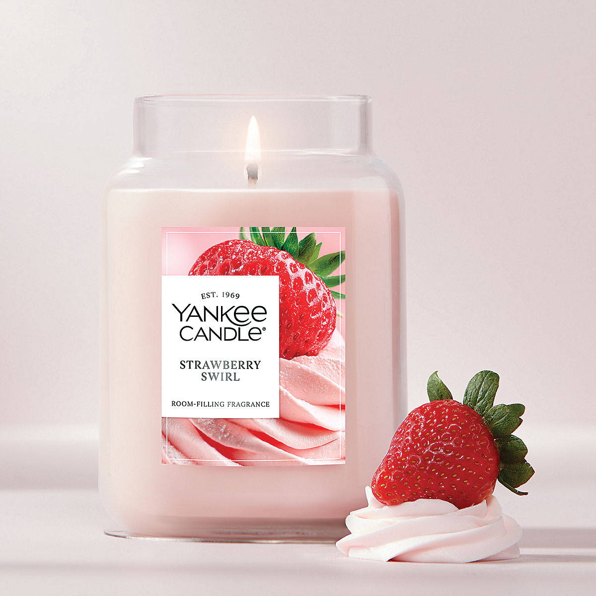 Strawberry Swirl Original Large Jar Candle - US 39662