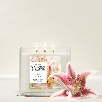 Lilies & Lace 3-Wick Candle - US 62130
