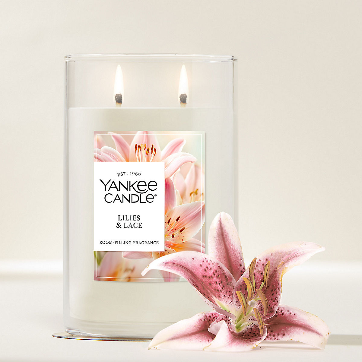 Lilies & Lace Large Tumbler Candle - US 67263