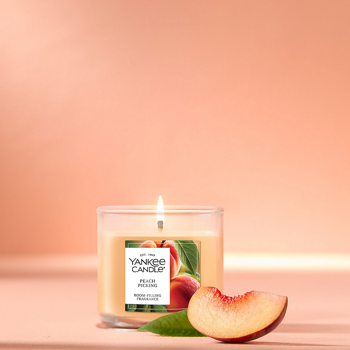 Peach Picking Small Tumbler Candle - US 32978