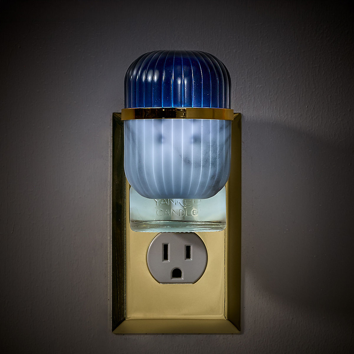 Mixed Blue Capsule ScentPlug® Diffuser with Light - US 71242